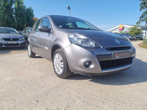 Renault clio III (B/C85) 1.2 16v 75ch TomTom 5p