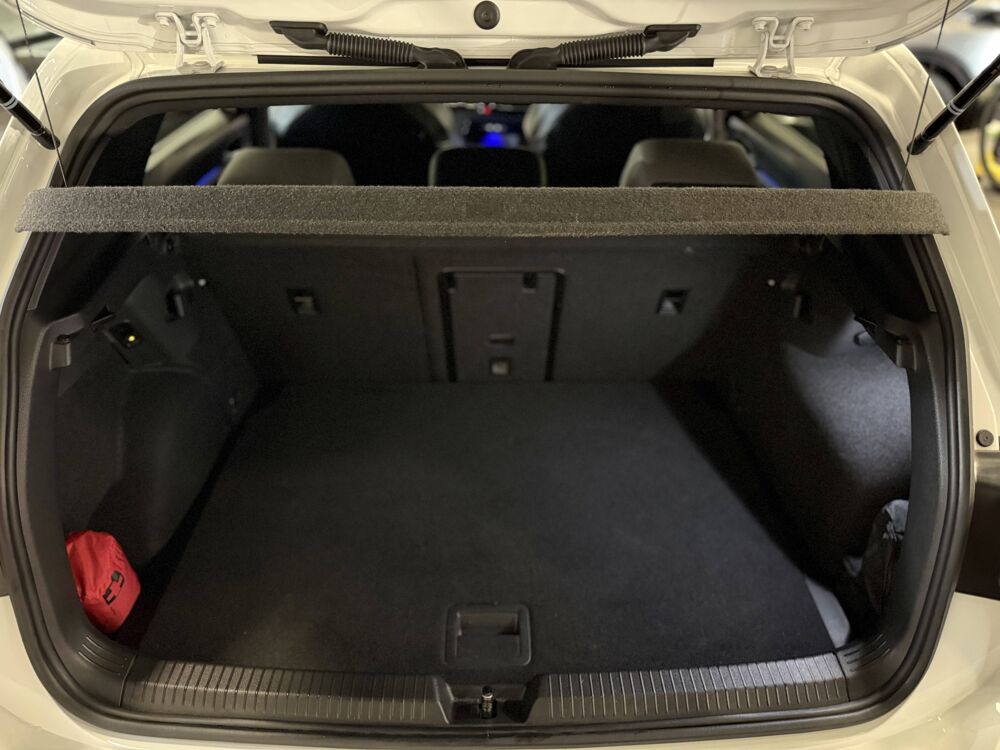 Golf GOLF R-LINE 1.5 ETSI 150CV DSG ATTELAGE HARMANKARDON 2024 occasion 77240 Vert-Saint-Denis