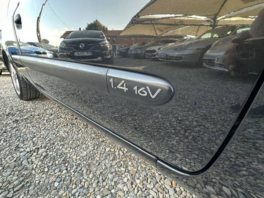 Clio II (B/C65) 1.4 16v 98ch Dynamique 3p 2003 occasion 69800 Saint-Priest
