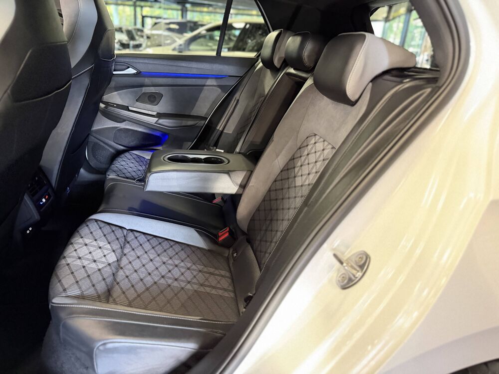 Golf GOLF R-LINE 1.5 ETSI 150CV DSG ATTELAGE HARMANKARDON 2024 occasion 77240 Vert-Saint-Denis