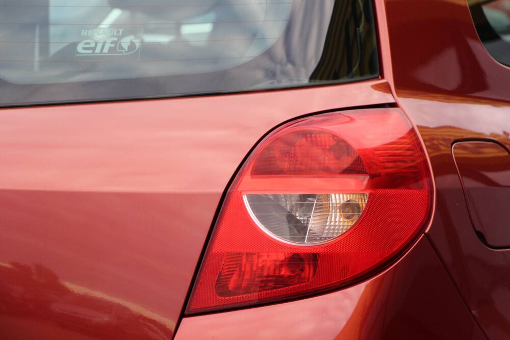 Clio III (B/C85) 1.2 16v 75ch Confort Pack Clim Dynamique 3p 2006 occasion 68190 Ensisheim