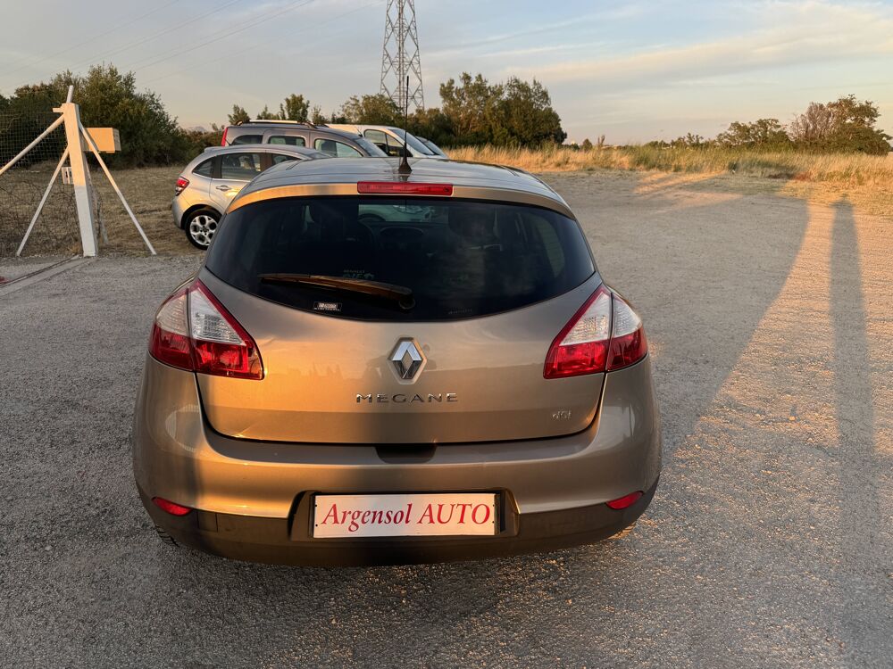 M&eacute;gane III 1.9 DCI 130 BV6 DYNAMIQUE 2010 occasion 84100 Orange