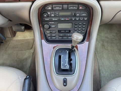 XJ II 4.0 V8 Pack Classique BA 1998 occasion 17430 Tonnay-Charente