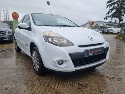 Renault Clio III (K85) 1.5 dCi 85ch TomTom BVR 2010 occasion Évreux 27000