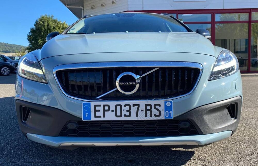 V40 D3 150ch Pro Geartronic 2017 occasion 74330 &Eacute;pagny Metz-Tessy