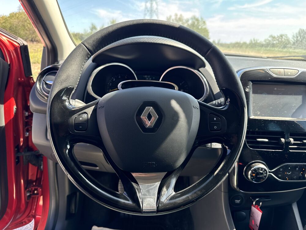 Clio IV 1.5 DCI 90 ENERGY INTENS 2015 occasion 84100 Orange
