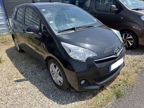 Toyota Verso 100 VVT-i Lounge 2012 occasion Saint-Priest 69800