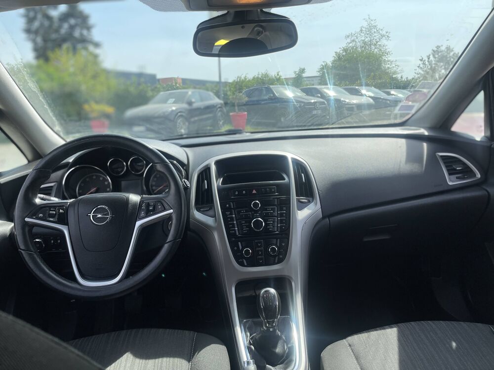 Astra IV 1.4 Twinport Essentia 2012 occasion 69800 Saint-Priest