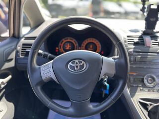 Auris 90 D-4D Luna 5p 2007 occasion 69800 Saint-Priest