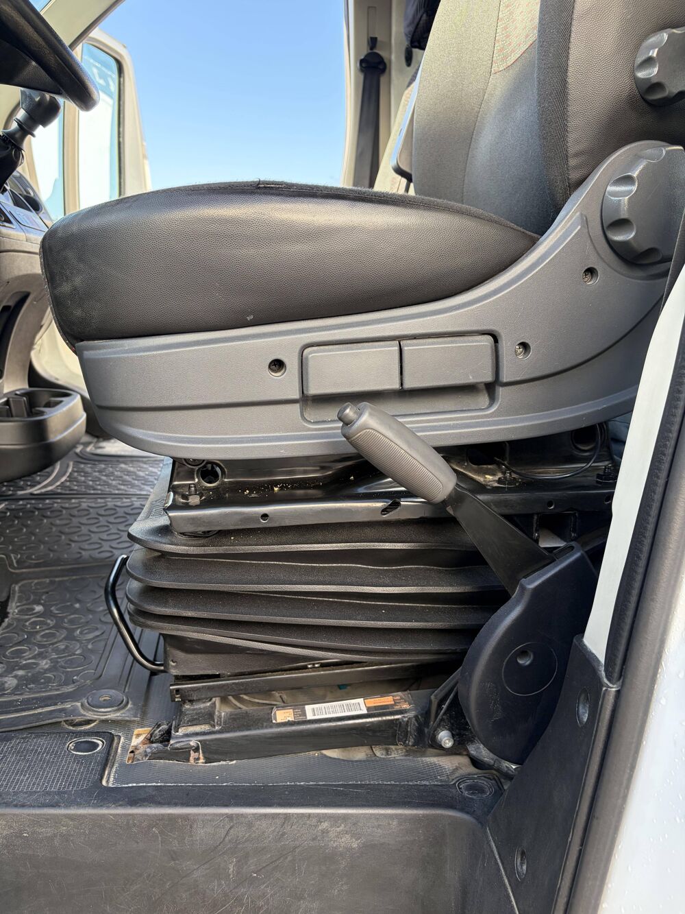 Boxer 2.0 BlueHDi 330 L2H2 Premium Pack 2018 occasion 49124 Saint-Barth&eacute;lemy-d'Anjou
