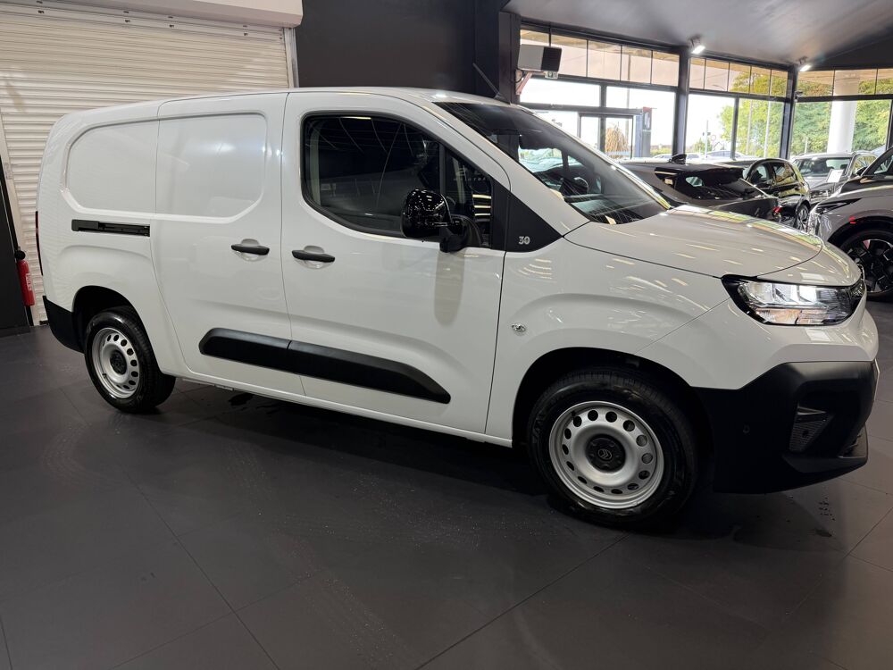 Berlingo CITROEN BERLINGO III (2) VAN BLUEHDI 130 S&S TAILLE XL PLANC 2026 occasion 77240 Vert-Saint-Denis