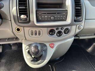Trafic II 2.0 dCi 115 Grand Passenger Expression 2013 occasion 17430 Tonnay-Charente