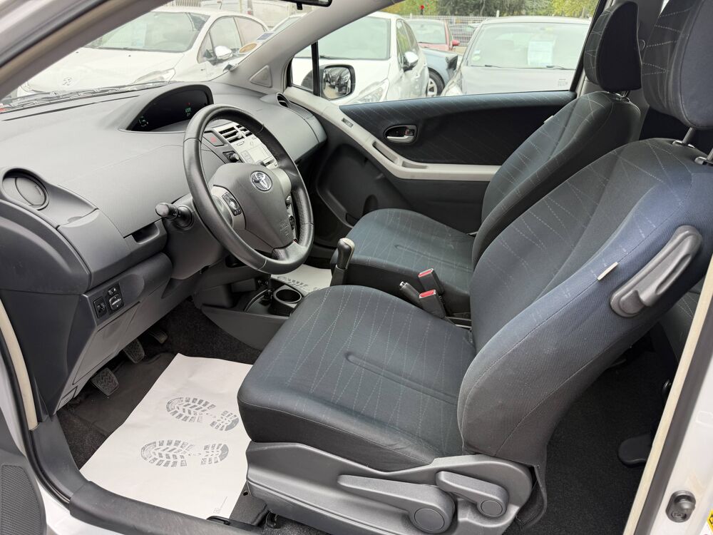 Yaris II 90 D-4D Luna Pack 3p 2008 occasion 38130 &Eacute;chirolles