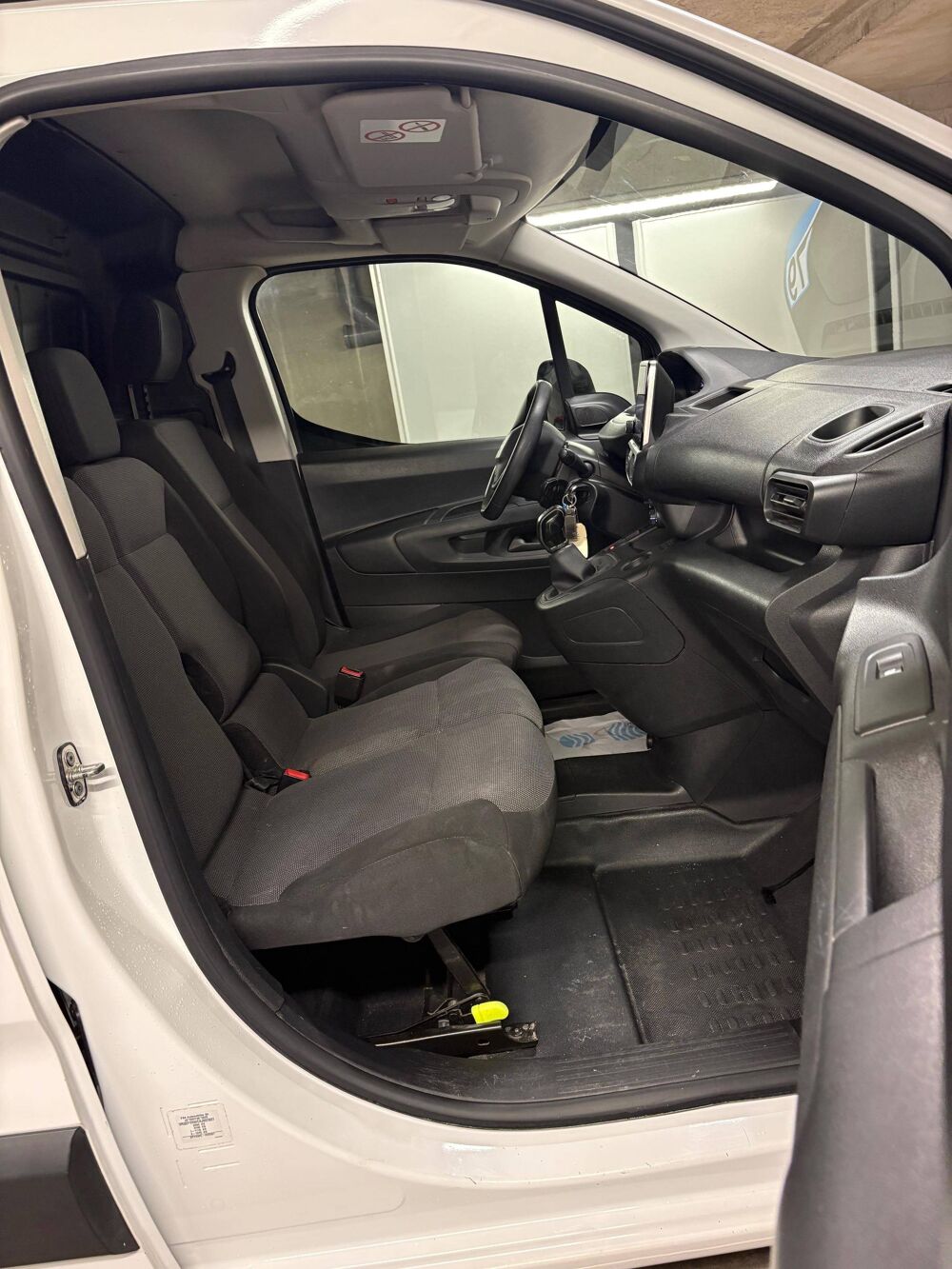 Partner PEUGEOT PARTNER FOURGON 1.5 BLUEHDI 75 PREMIUM 2019 occasion 75010 Paris