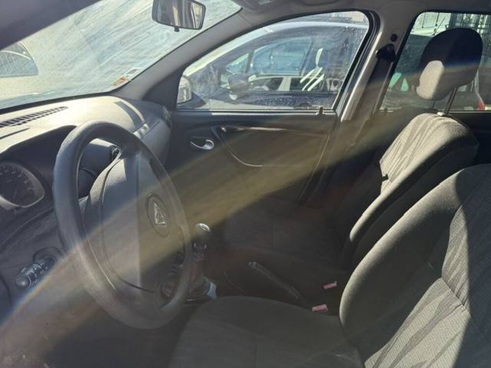 Duster 1.5 dCi 110 FAP Laur&eacute;ate 4x2 2012 occasion 69800 Saint-Priest