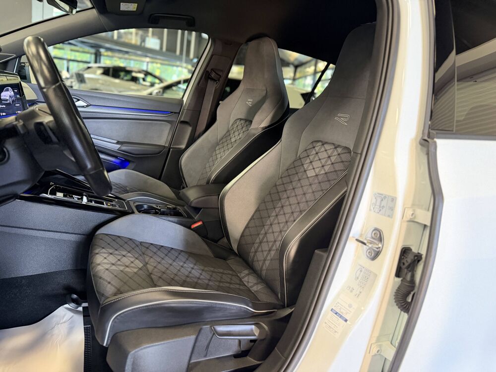 Golf GOLF R-LINE 1.5 ETSI 150CV DSG ATTELAGE HARMANKARDON 2024 occasion 77240 Vert-Saint-Denis