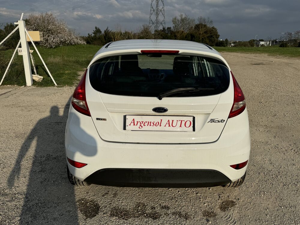 Fiesta IV 1.4 TDCI 70 Ambiente 2009 occasion 84100 Orange
