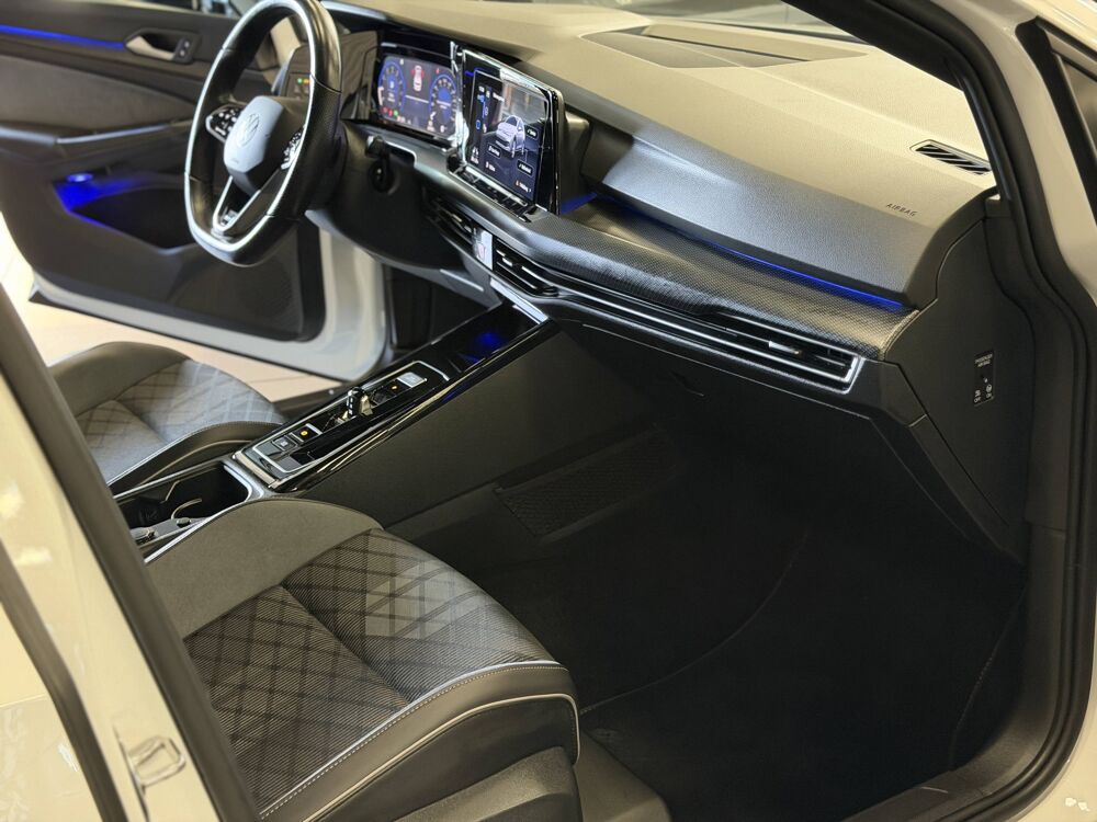 Golf GOLF R-LINE 1.5 ETSI 150CV DSG ATTELAGE HARMANKARDON 2024 occasion 77240 Vert-Saint-Denis