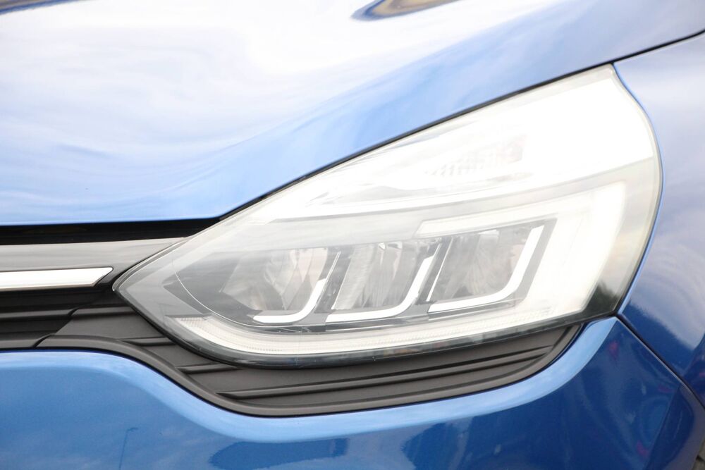 Clio CLIO IV 0.9 TCe 90 CH INTENS/SEMI CUIR/CAMERA 2017 occasion 68190 Ensisheim
