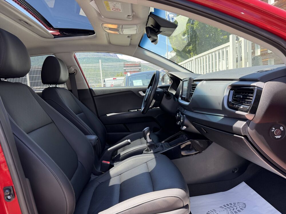 Stonic 1.0 T-GDI 120 CH PLATINUM EDITION TOIT OUVRANT 1ERE MAIN 2019 occasion 38130 &Eacute;chirolles