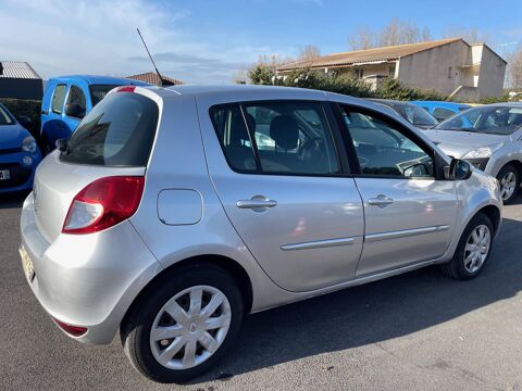 Clio III 1.2 16v 75ch TomTom Live 2012 occasion 13220 Châteauneuf-les-Martigues