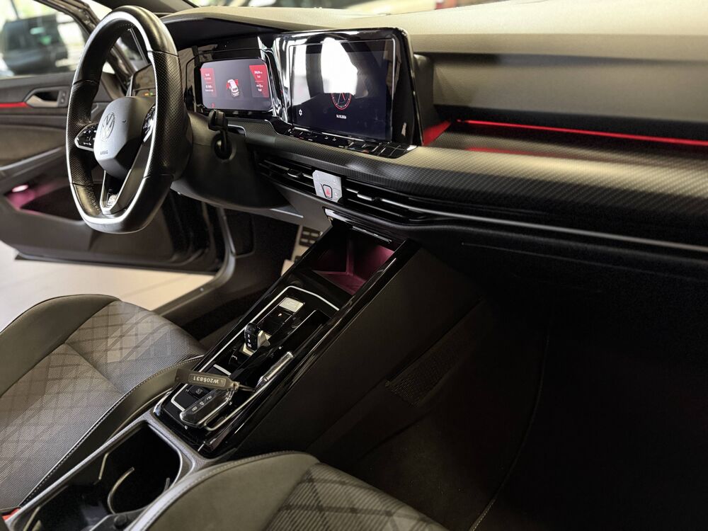 Golf GOLF R-LINE 1.5 ETSI 150CV DSG ATTELAGE HARMANKARDON 2024 occasion 77240 Vert-Saint-Denis