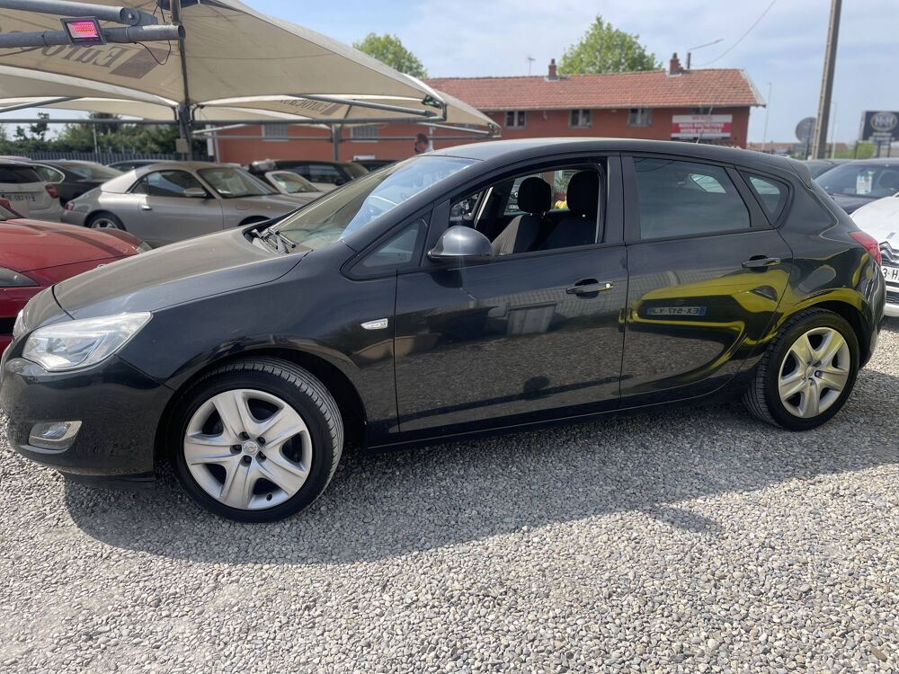 Astra IV 1.4 Twinport Essentia 2012 occasion 69800 Saint-Priest