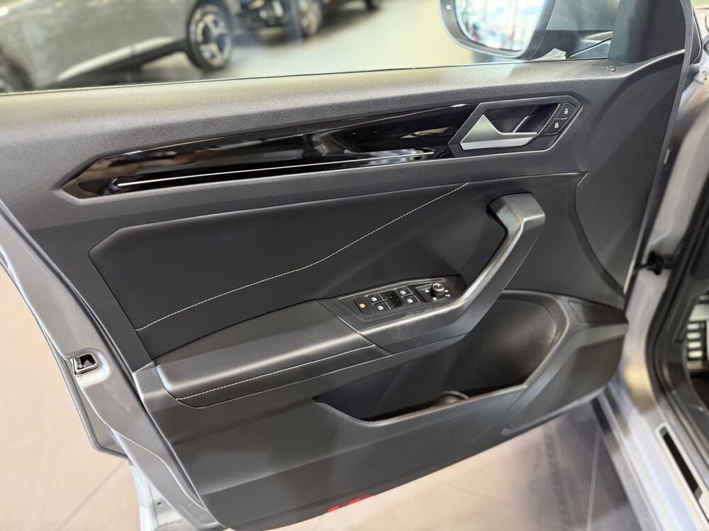 T-ROC VOLKSWAGEN 1.5 TSI EVO2 150 R-LINE DSG7 TVA R&Eacute;CUP&Eacute;RABL 2025 occasion 77240 Vert-Saint-Denis