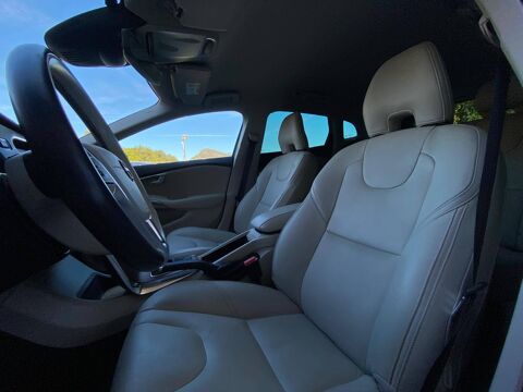 V40 D3 150ch Pro Geartronic 2017 occasion 74330 &Eacute;pagny Metz-Tessy