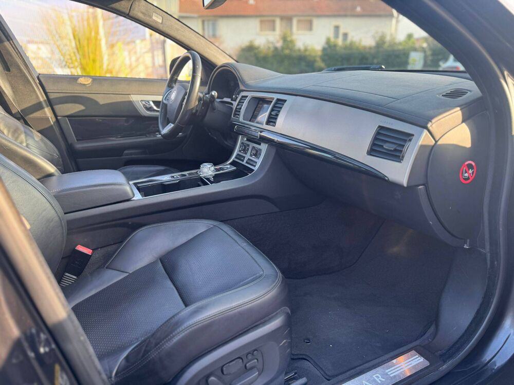 XF V6 3.0 D S 275ch Luxe Premium 2013 occasion 69800 Saint-Priest