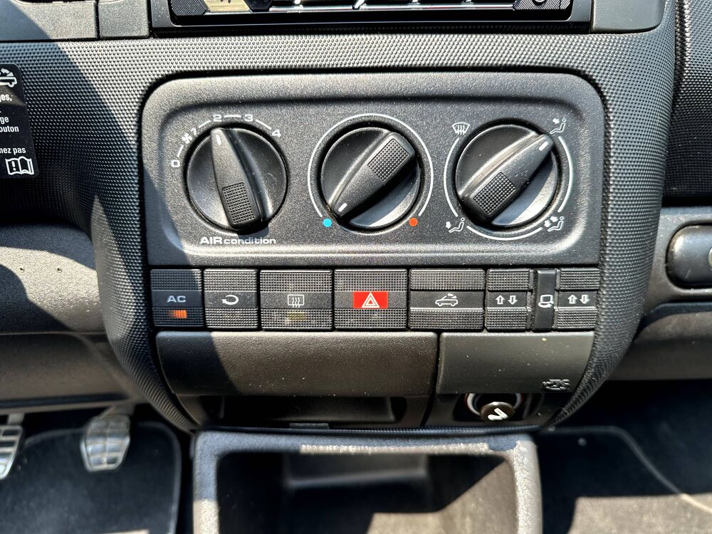 Golf IV 1.6 100 Confort BVA 3p 1999 occasion 17430 Tonnay-Charente