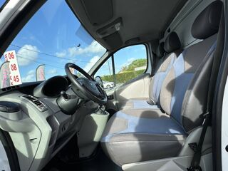 Trafic II 2.0 dCi 115 Grand Passenger Expression 2013 occasion 17430 Tonnay-Charente