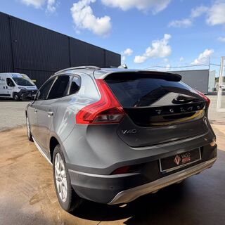 V40 D2 120ch Luxe 2018 occasion 49124 Saint-Barth&eacute;lemy-d'Anjou