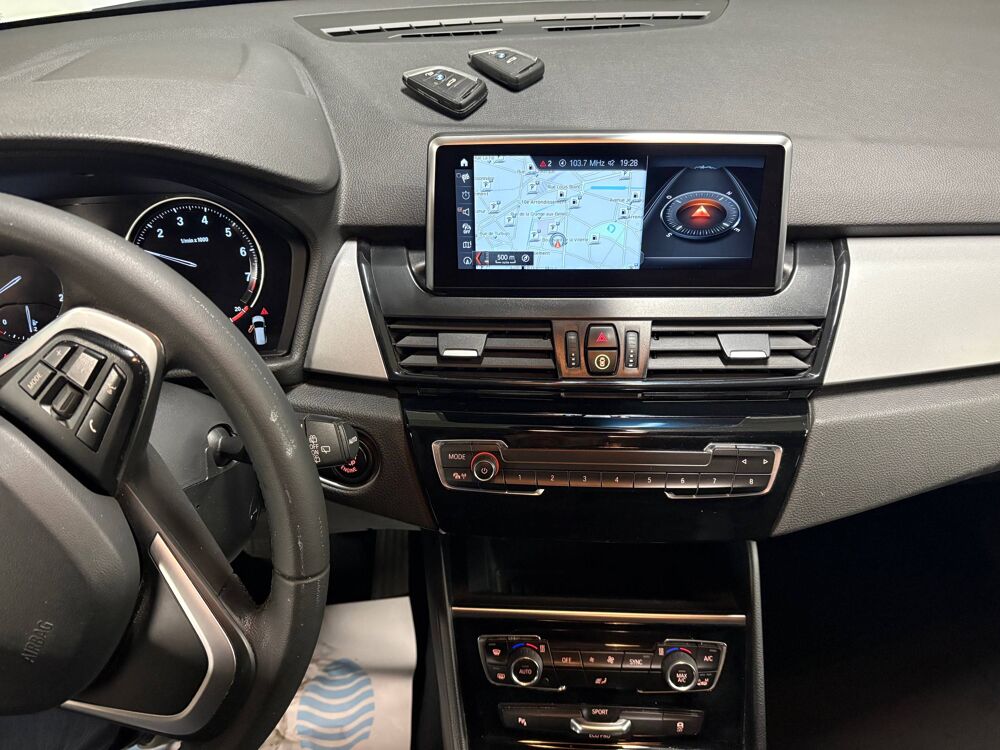 Serie 2 218iA 140ch Luxury DKG7 7cv 2019 occasion 75010 Paris