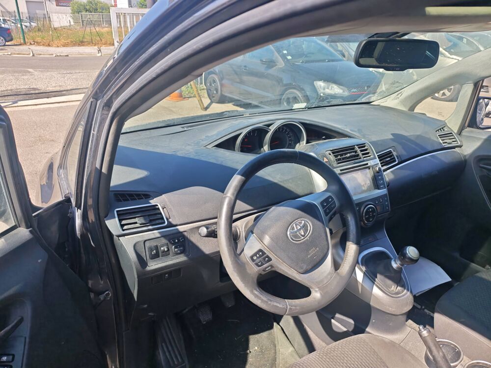 Verso Phase 2 (AU-ZG) 2.0 D-4D 16V 124 cv 2014 occasion 66430 Bompas