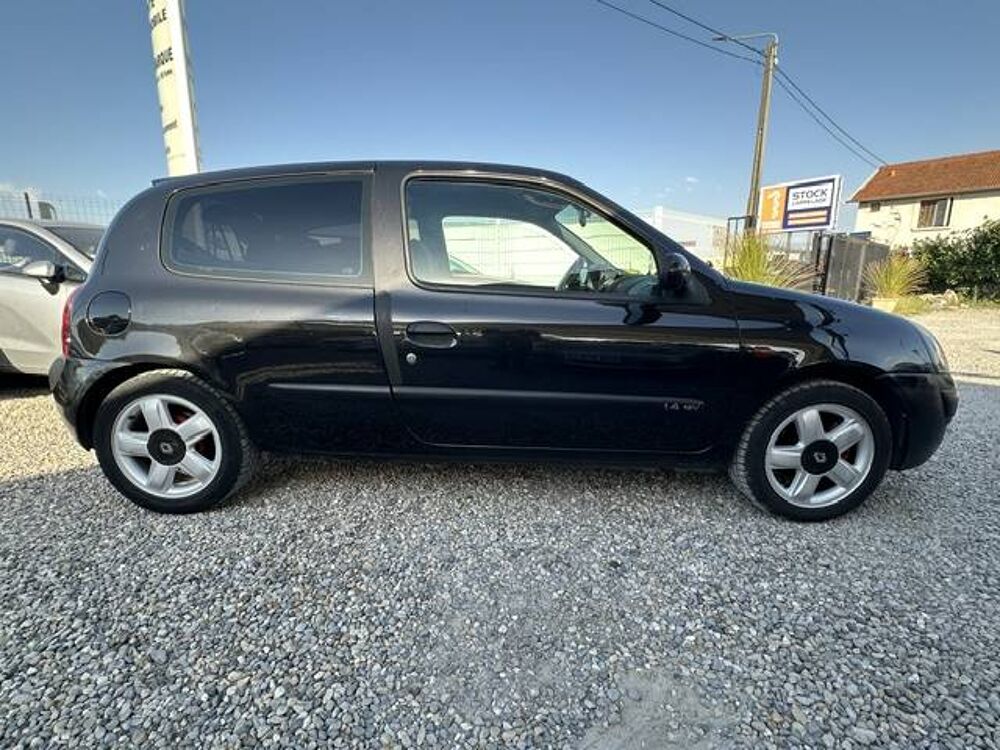 Clio II (B/C65) 1.4 16v 98ch Dynamique 3p 2003 occasion 69800 Saint-Priest