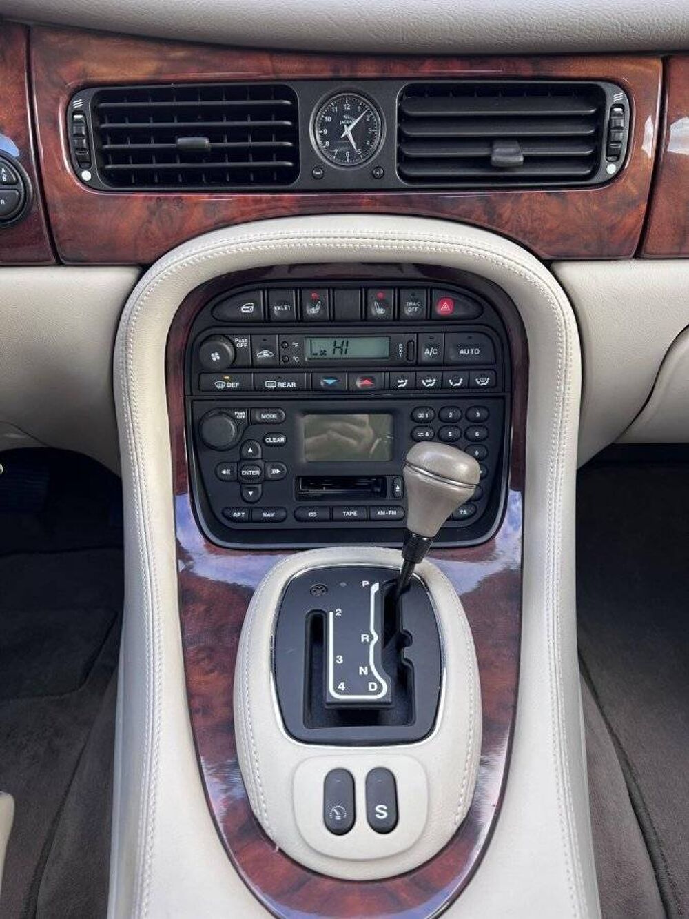 XJ V8 SOVEREIGN A 2001 occasion 57980 Diebling
