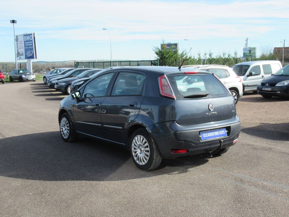 Punto 1.3 Multijet 75 Dynamic 2010 occasion 10410 Saint-Parres-aux-Tertres