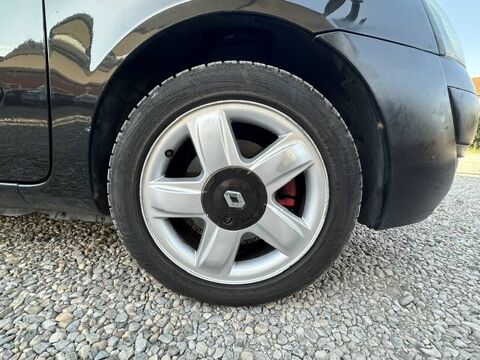 Clio II (B/C65) 1.4 16v 98ch Dynamique 3p 2003 occasion 69800 Saint-Priest