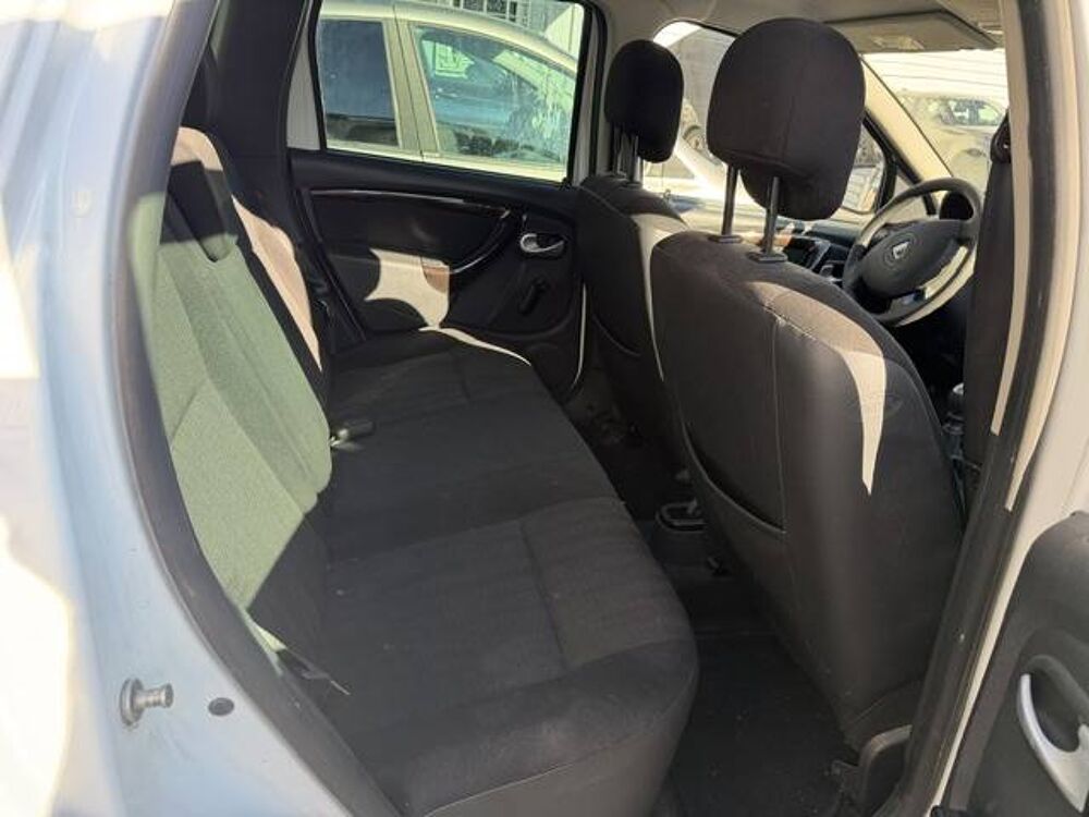 Duster 1.5 dCi 110 FAP Laur&eacute;ate 4x2 2012 occasion 69800 Saint-Priest