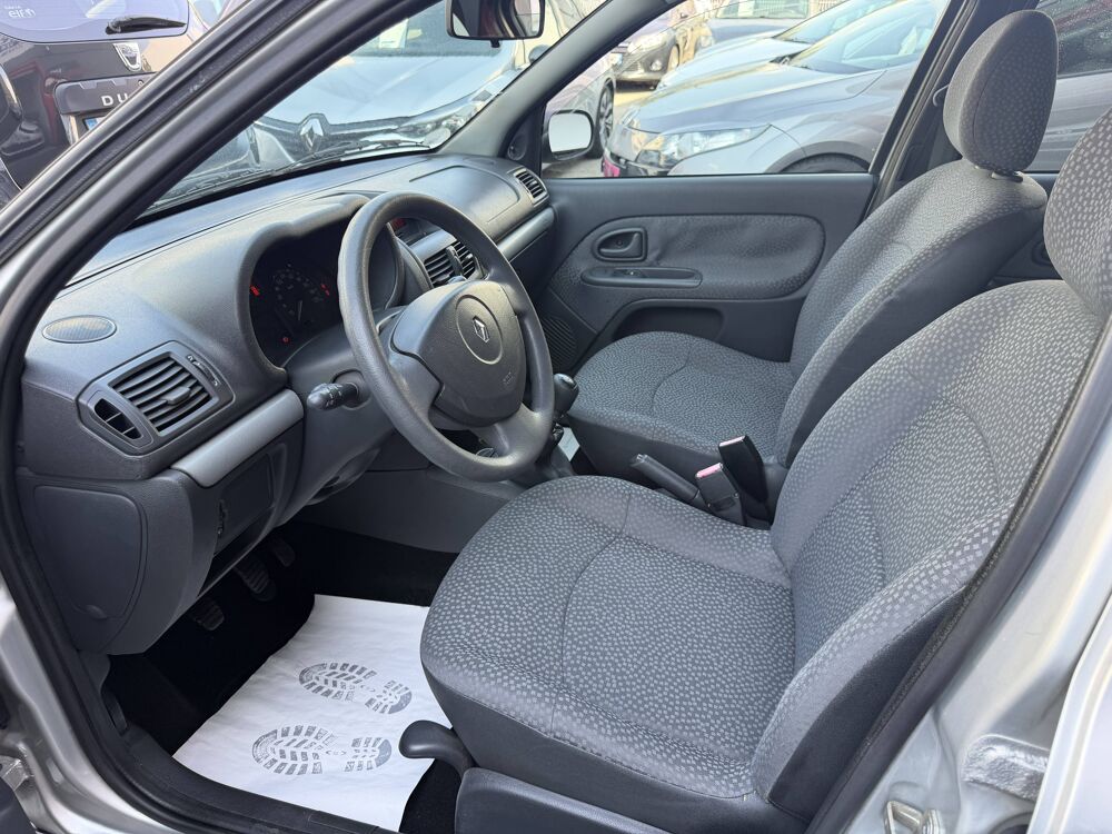 Clio PHASE 2 1.2 i 16V 75 CH 1ERE MAIN 2008 occasion 38130 &Eacute;chirolles