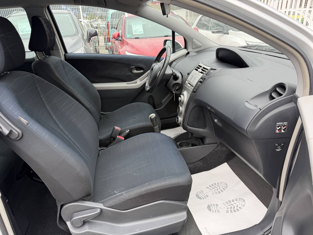 Yaris II 90 D-4D Luna Pack 3p 2008 occasion 38130 &Eacute;chirolles