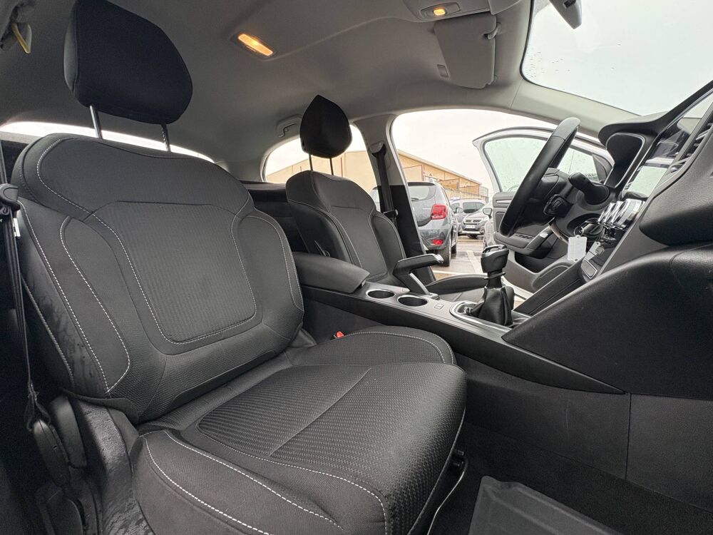 M&eacute;gane IV SOCIETE BLUE DCI 115 - 21N AIR NAV 2022 occasion 13220 Ch&acirc;teauneuf-les-Martigues