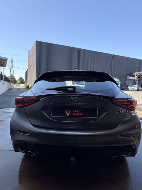 Q30 1.5d 109ch Premium 2017 occasion 49124 Saint-Barth&eacute;lemy-d'Anjou
