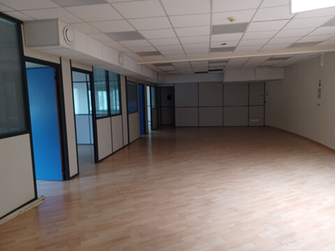   Local commercial - Bureaux 138 m2- Technopole Ste Clotilde 