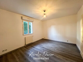  Maison à louer 6 pièces 215 m²