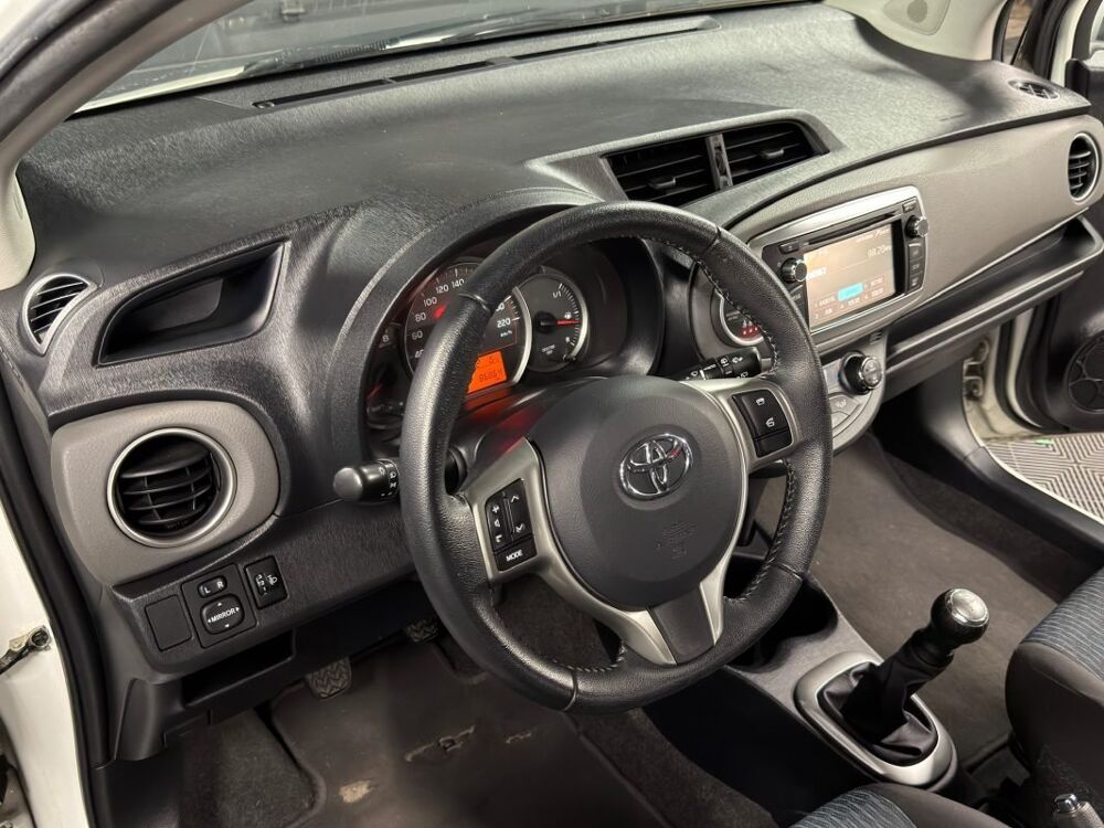 Yaris III 69 VVT-I DESIGN 5P 2012 occasion 95150 Taverny