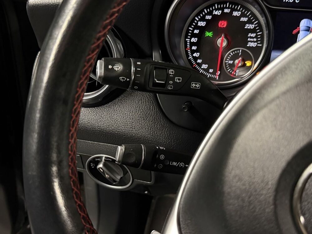 Classe GLA PHASE 2 FASCINATION 180 i 1.6 TURBO 122 Cv BOITE AUTO 7G - G 2019 occasion 95150 Taverny