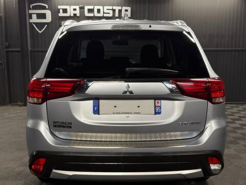Outlander 2.2 DID150 INVITE 2WD 2017 occasion 95150 Taverny