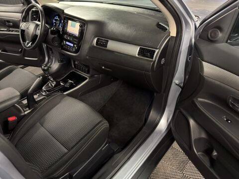 Outlander 2.2 DID150 INVITE 2WD 2017 occasion 95150 Taverny